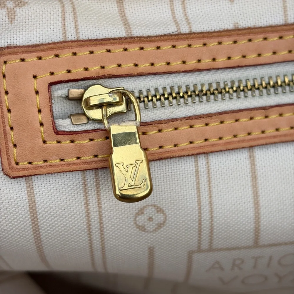 Louis Vuitton Neverfull MM (PRICE FIRM) - Picture 10 of 16